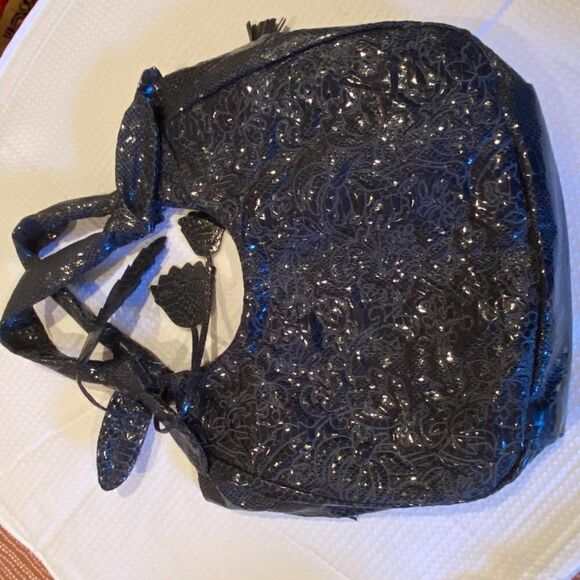 1101 1990s Squared By Sondra Roberts Hobo Bag Embossed Navy Leather New - Picture 2 of 13